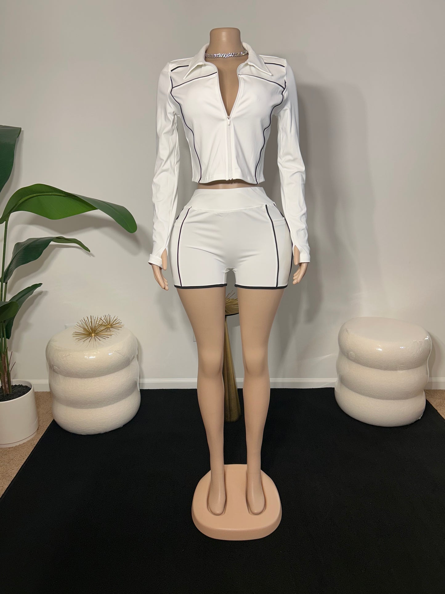 “Cati” Curve Biker Set
